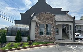 Quarters Inn & Suites